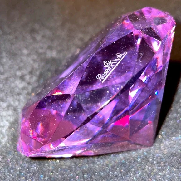 COPY - Diamond paperweight - Picture 3 of 8